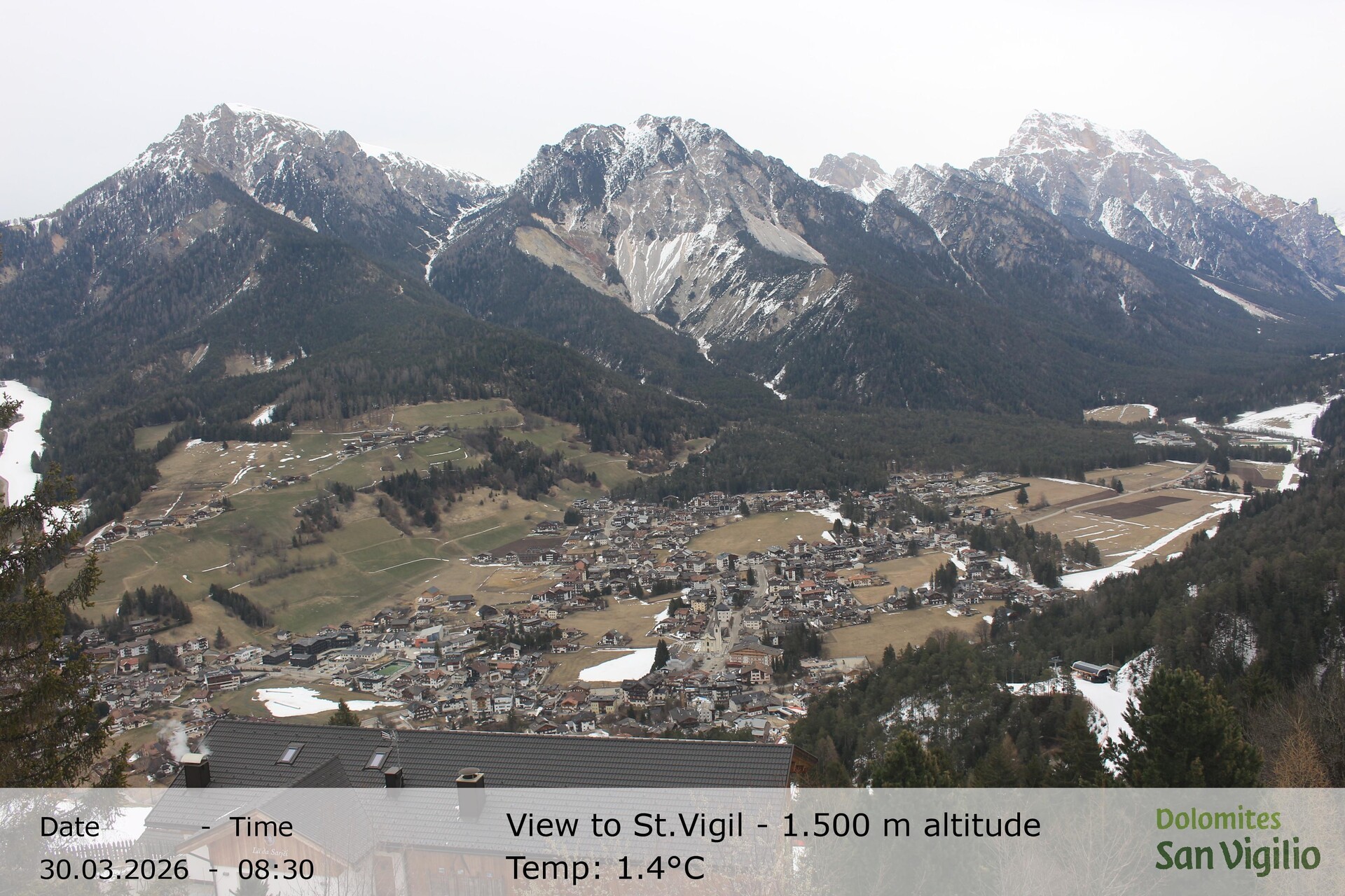 Archiv Foto Webcam Sicht auf St. Vigil in Enneberg im Südtiroler Pustertal (1.500 m)