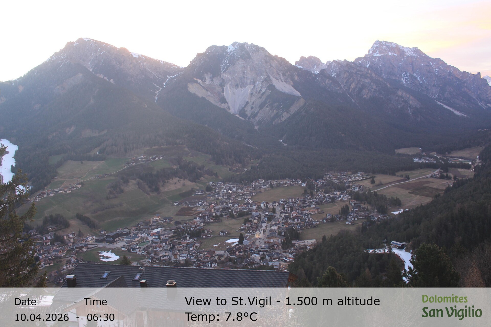 Archiv Foto Webcam Sicht auf St. Vigil in Enneberg im Südtiroler Pustertal (1.500 m)