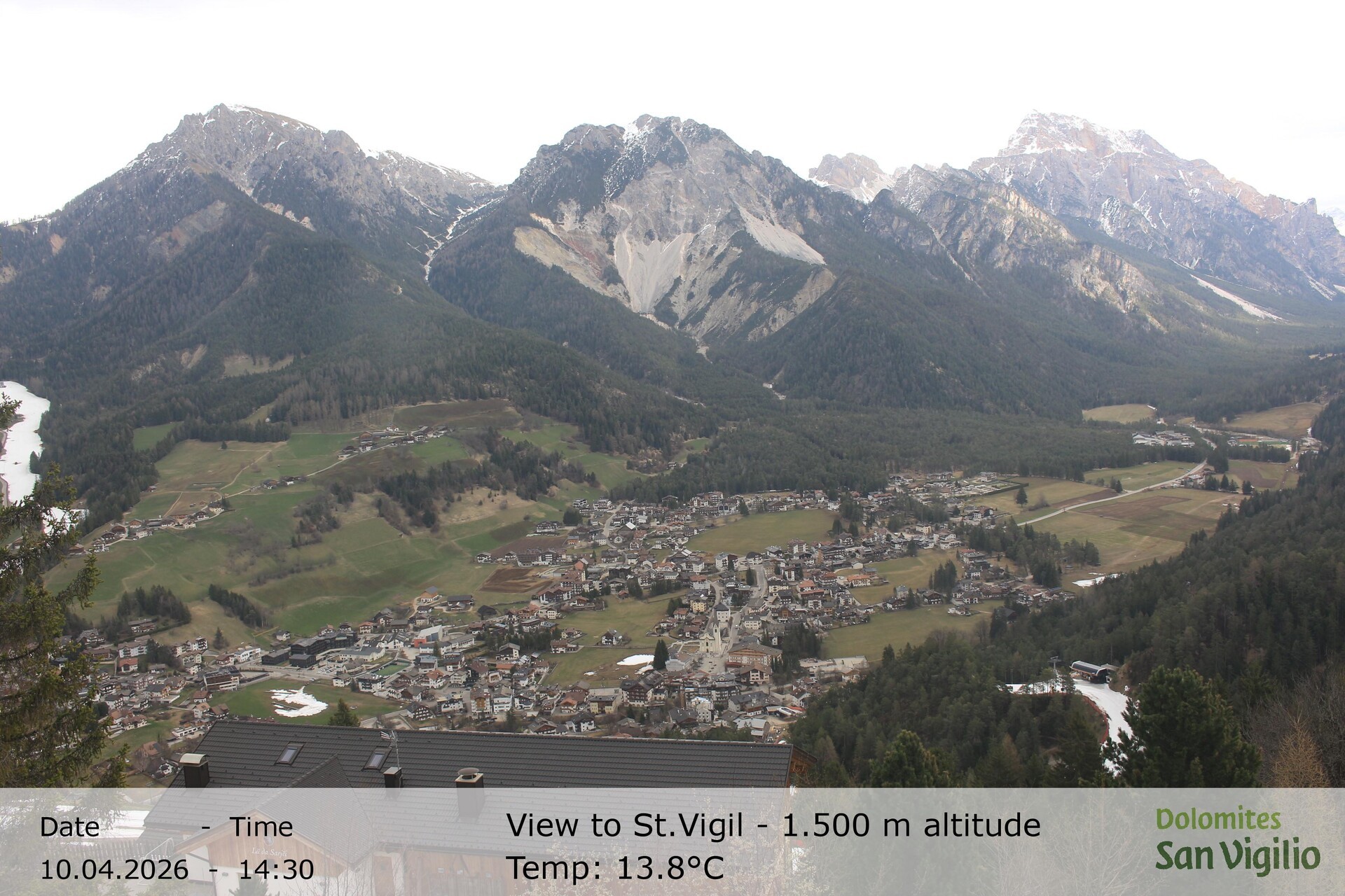 Archiv Foto Webcam Sicht auf St. Vigil in Enneberg im Südtiroler Pustertal (1.500 m)