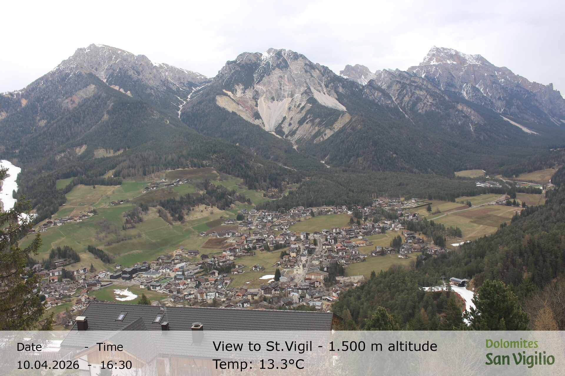 Archiv Foto Webcam Sicht auf St. Vigil in Enneberg im Südtiroler Pustertal (1.500 m)