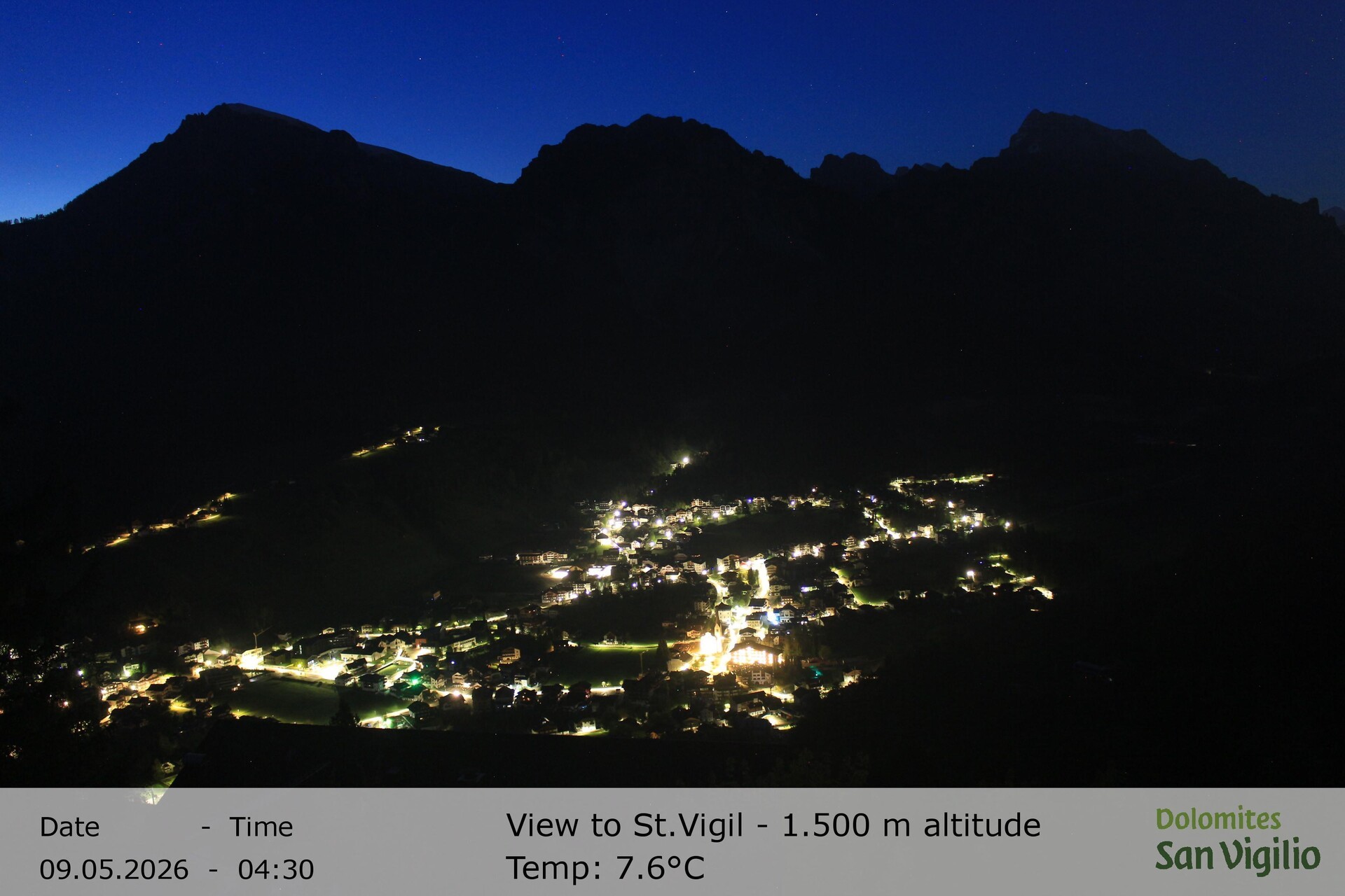 Archiv Foto Webcam Sicht auf St. Vigil in Enneberg im Südtiroler Pustertal (1.500 m)