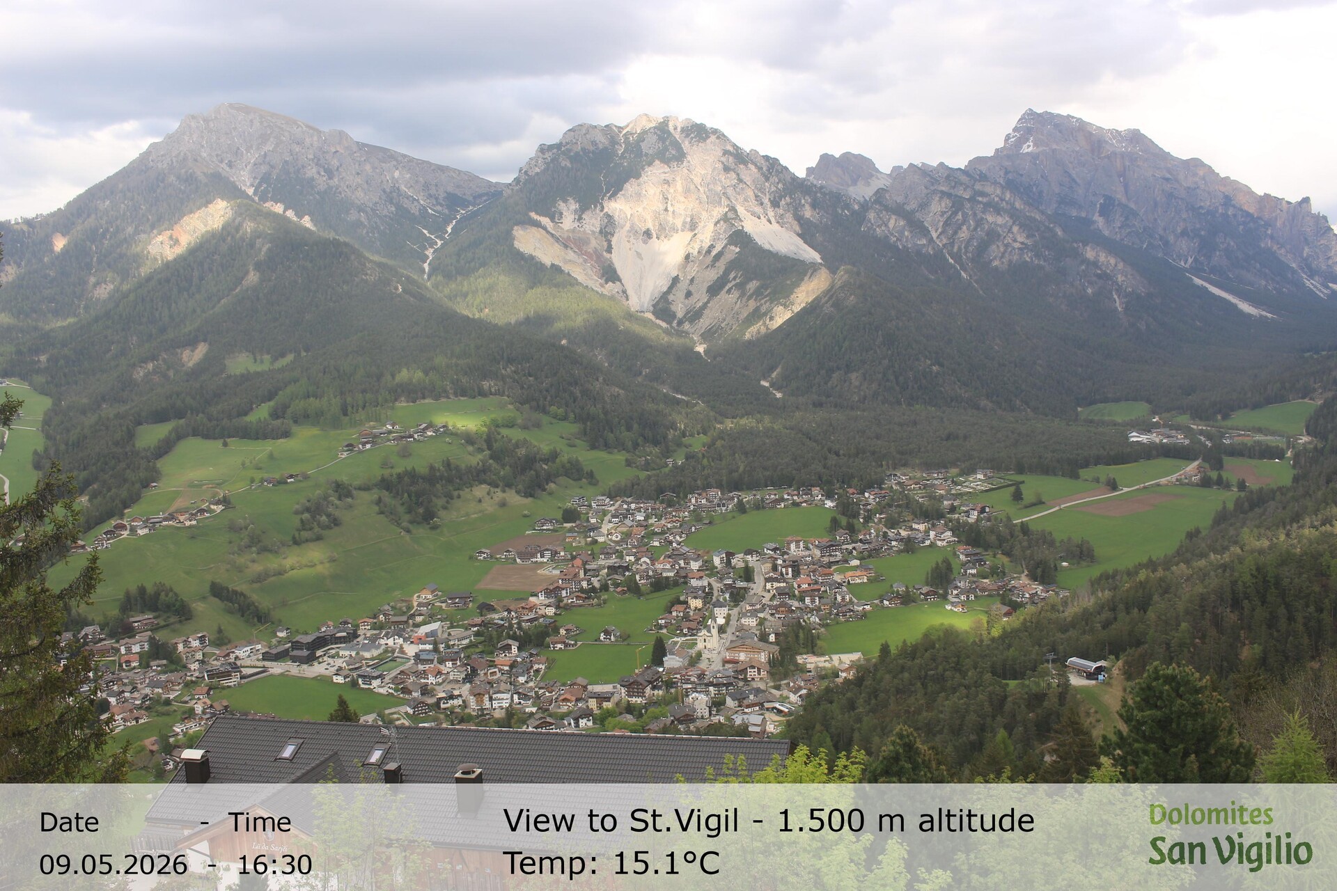 Archiv Foto Webcam Sicht auf St. Vigil in Enneberg im Südtiroler Pustertal (1.500 m)