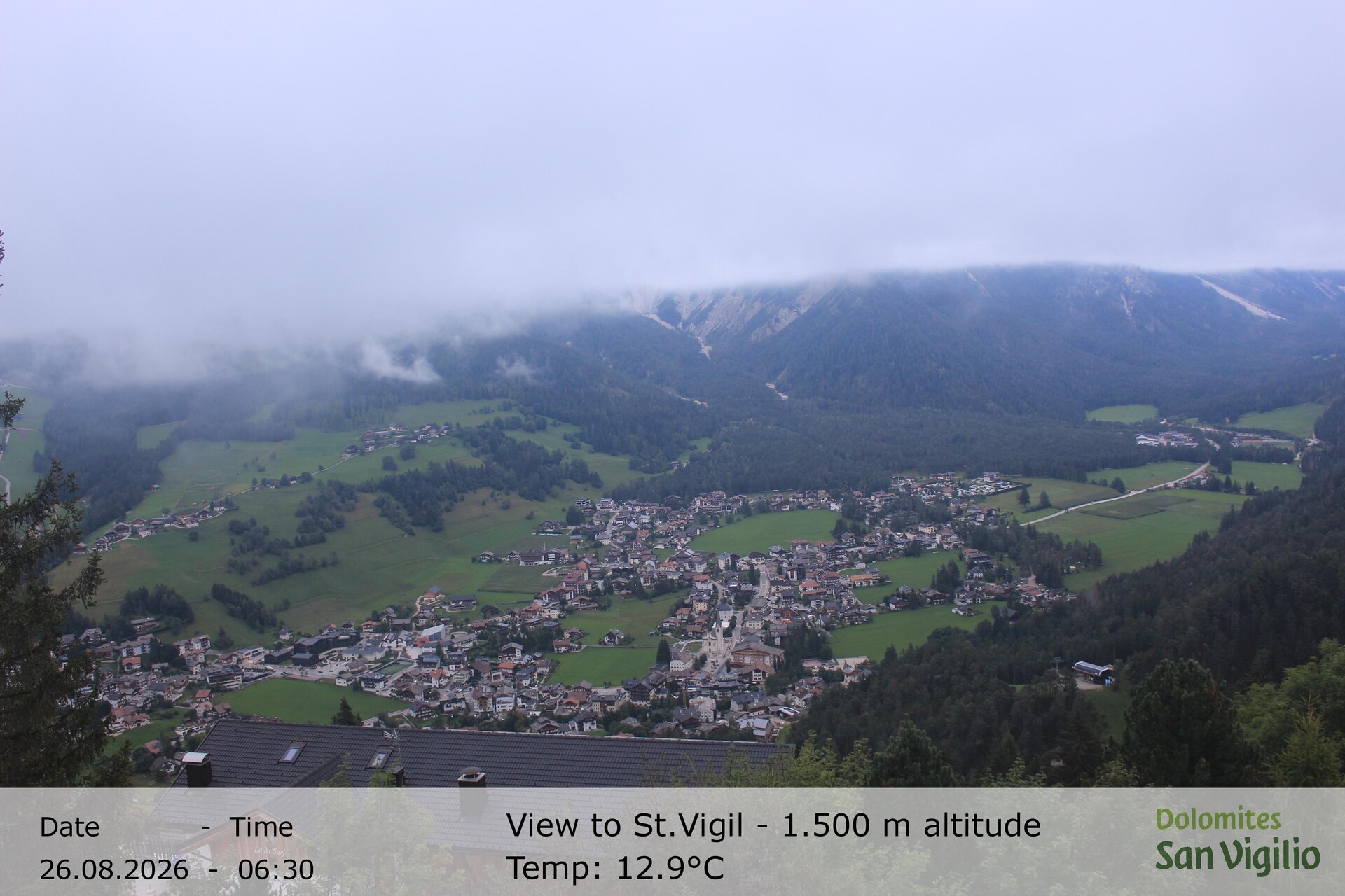 Archiv Foto Webcam Sicht auf St. Vigil in Enneberg im Südtiroler Pustertal (1.500 m)