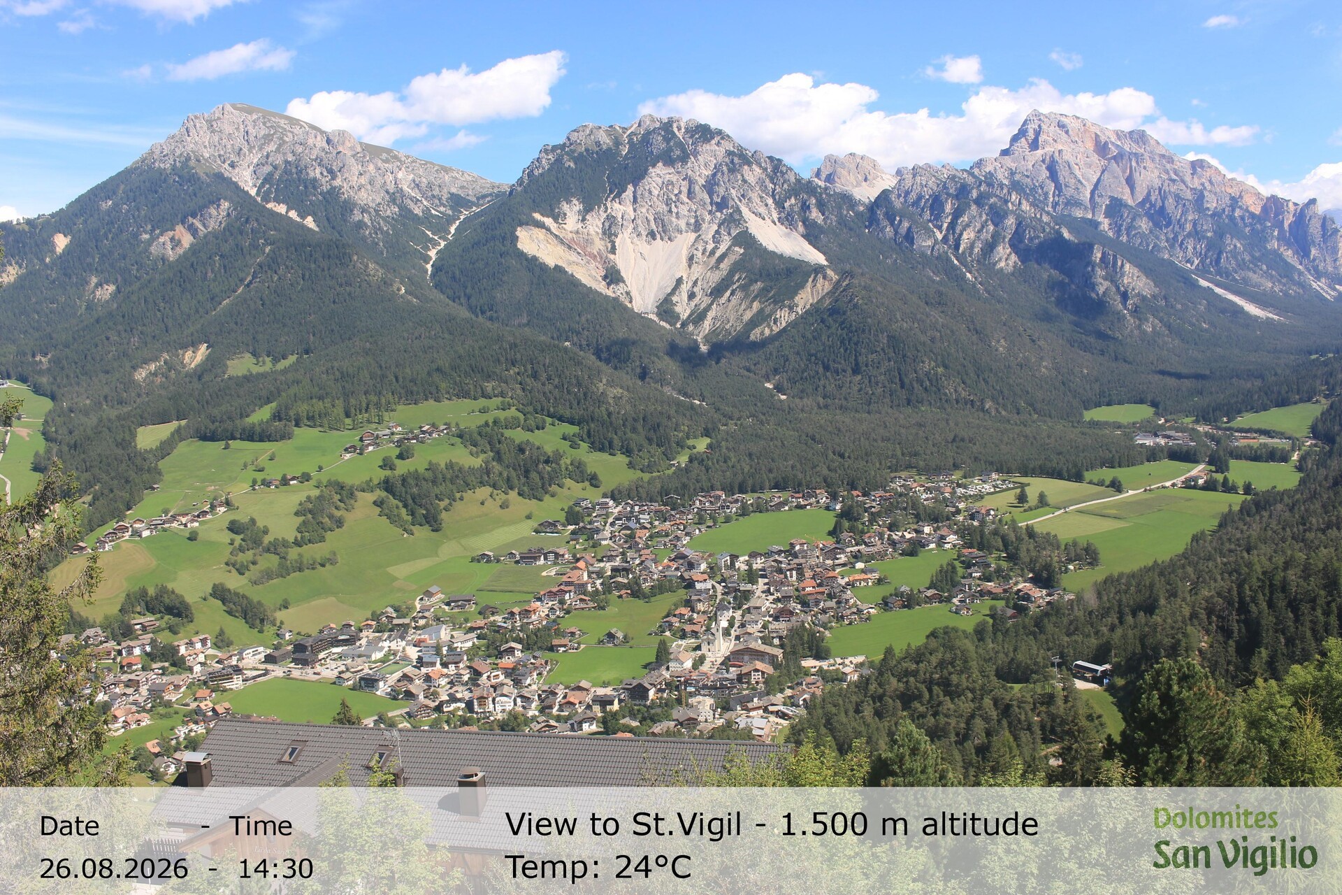Archiv Foto Webcam Sicht auf St. Vigil in Enneberg im Südtiroler Pustertal (1.500 m)