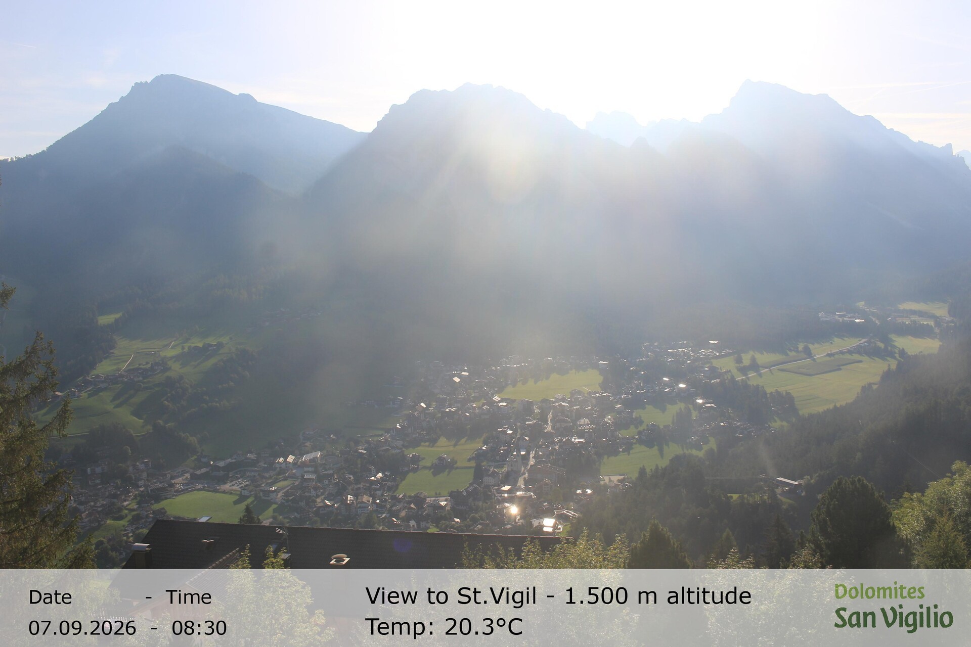 Archiv Foto Webcam Sicht auf St. Vigil in Enneberg im Südtiroler Pustertal (1.500 m)