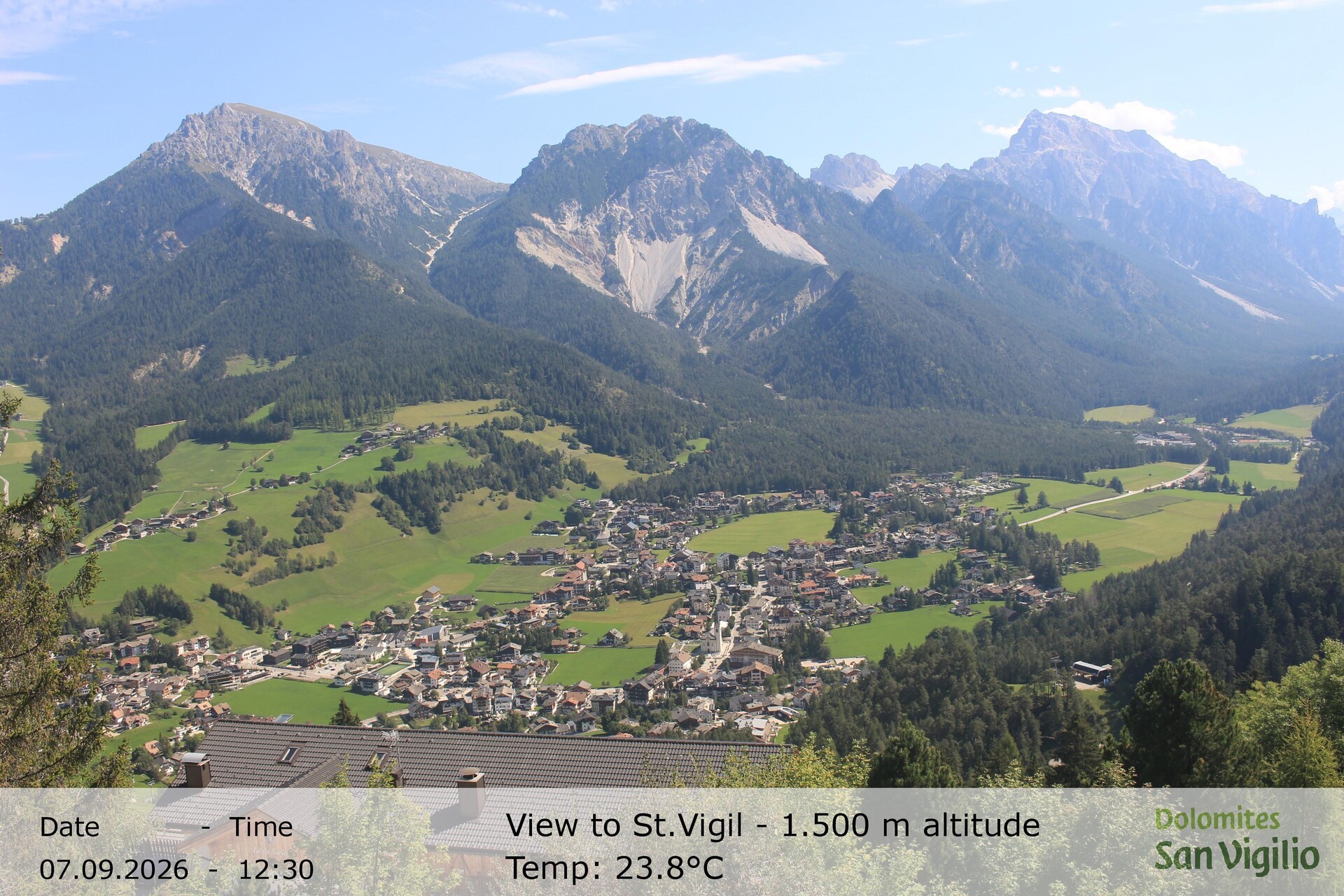 Archiv Foto Webcam Sicht auf St. Vigil in Enneberg im Südtiroler Pustertal (1.500 m)