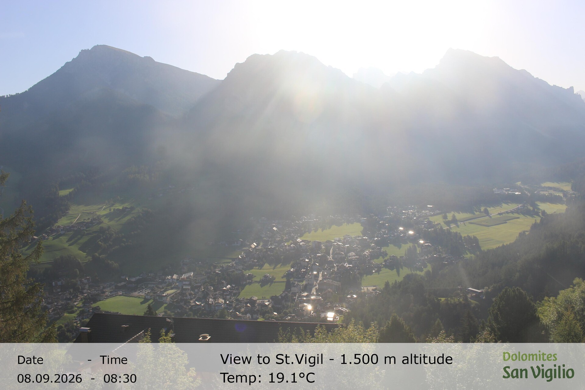 Archiv Foto Webcam Sicht auf St. Vigil in Enneberg im Südtiroler Pustertal (1.500 m)