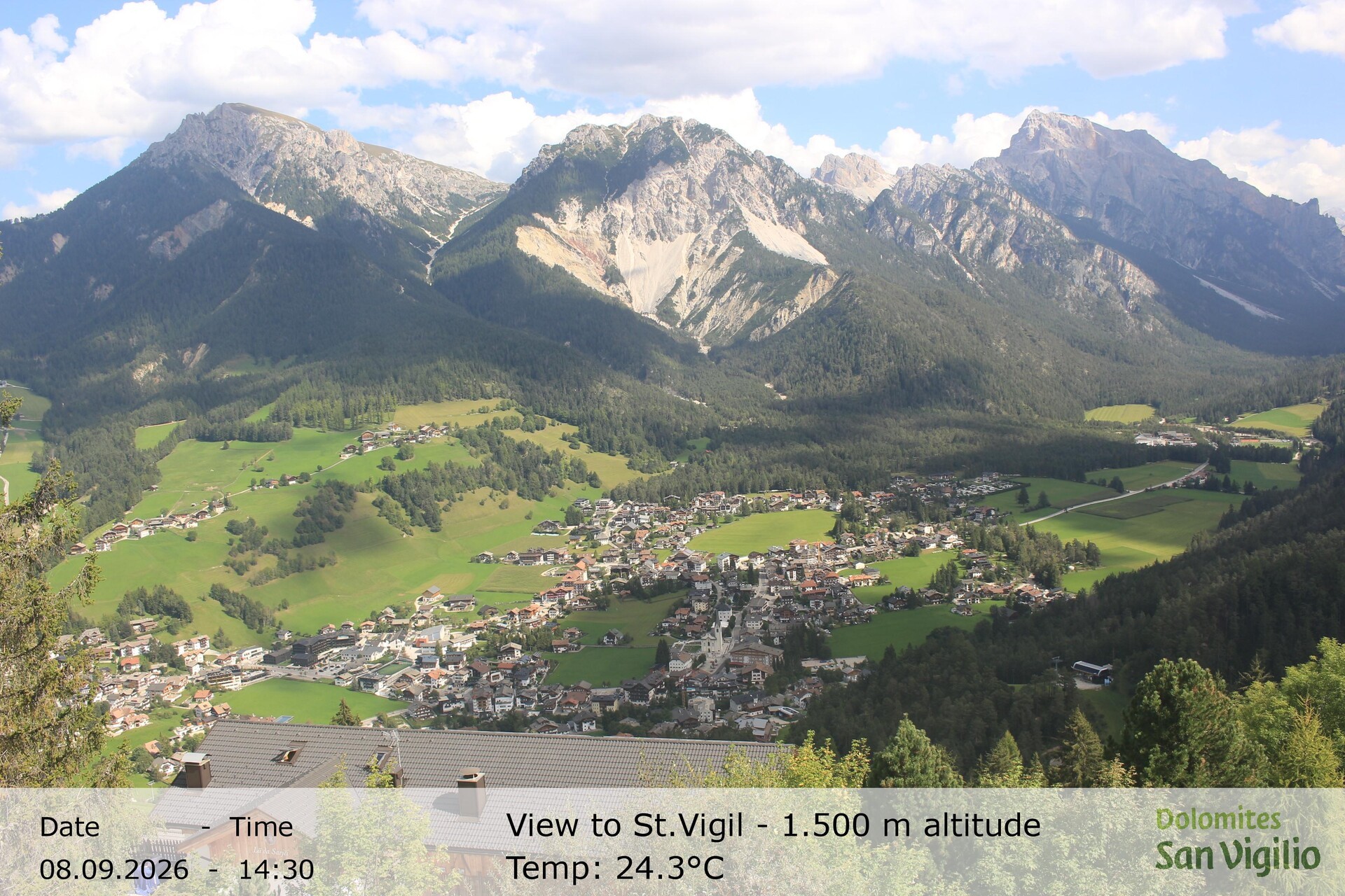 Archiv Foto Webcam Sicht auf St. Vigil in Enneberg im Südtiroler Pustertal (1.500 m)
