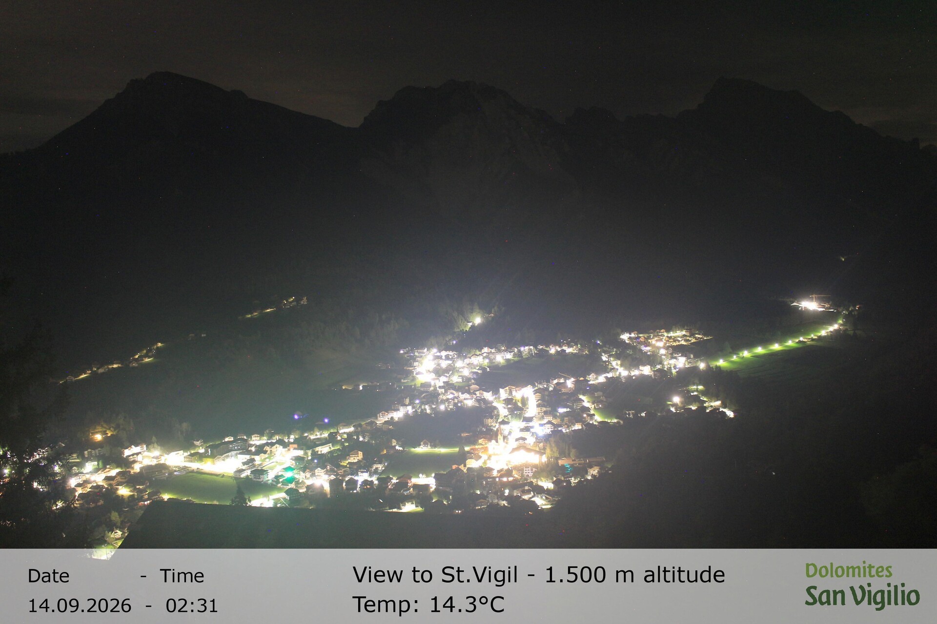 Archiv Foto Webcam Sicht auf St. Vigil in Enneberg im Südtiroler Pustertal (1.500 m)