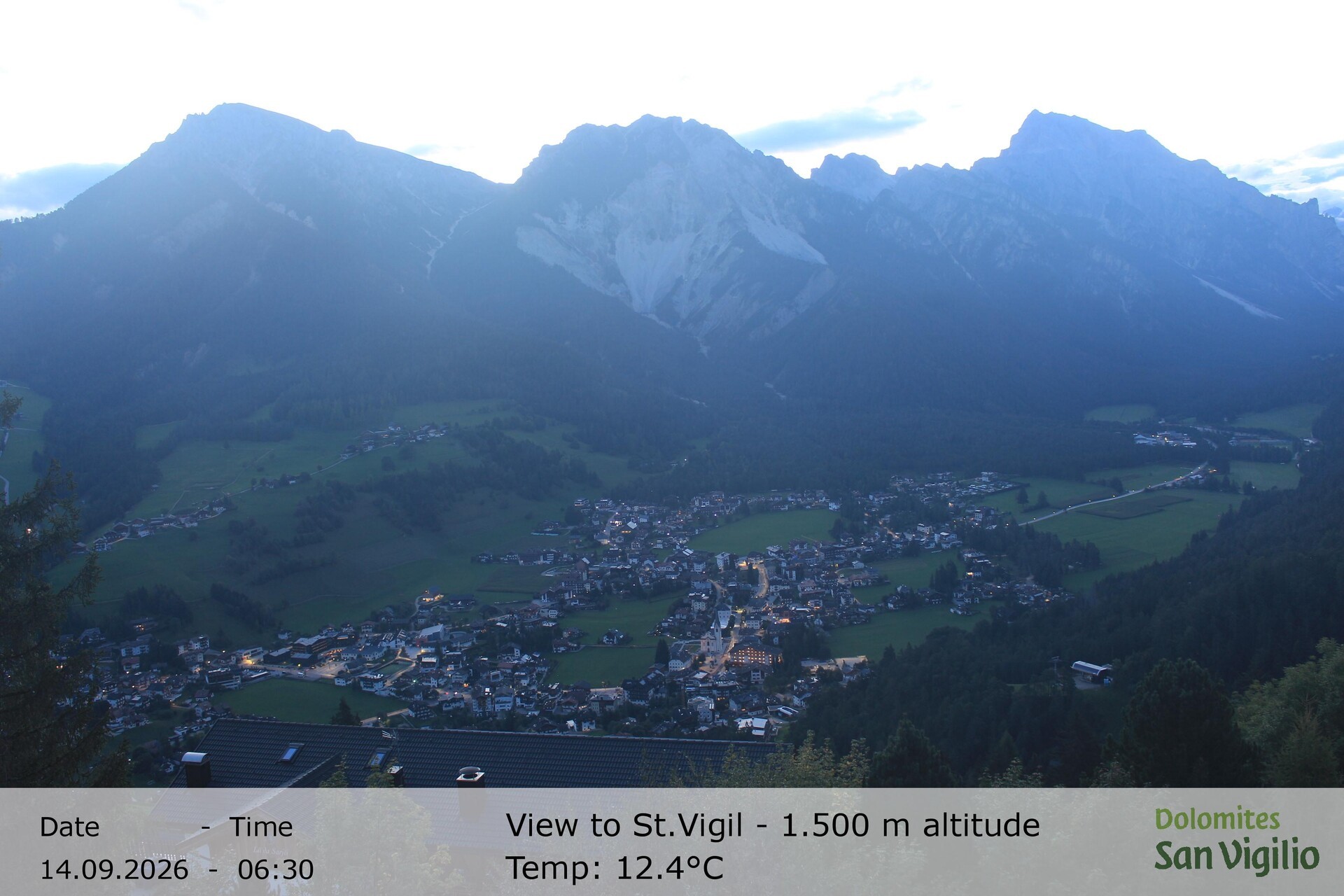 Archiv Foto Webcam Sicht auf St. Vigil in Enneberg im Südtiroler Pustertal (1.500 m)