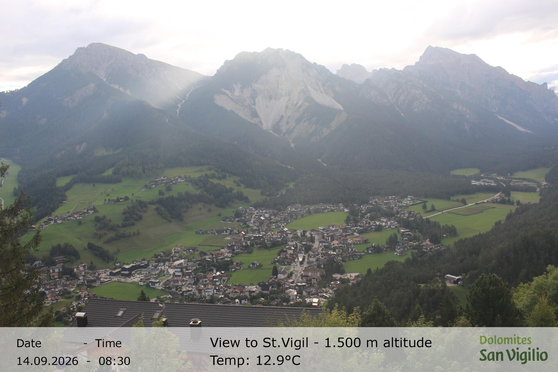 Archiv Foto Webcam Sicht auf St. Vigil in Enneberg im Südtiroler Pustertal (1.500 m)