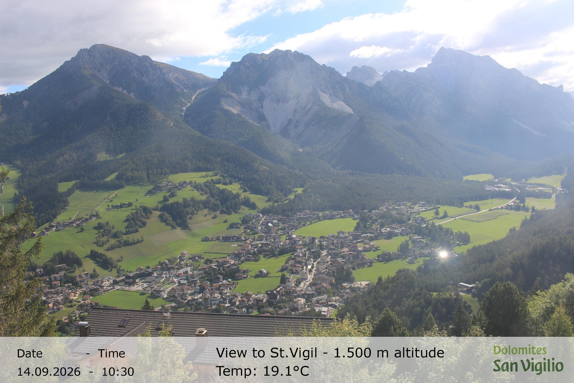 Archiv Foto Webcam Sicht auf St. Vigil in Enneberg im Südtiroler Pustertal (1.500 m)