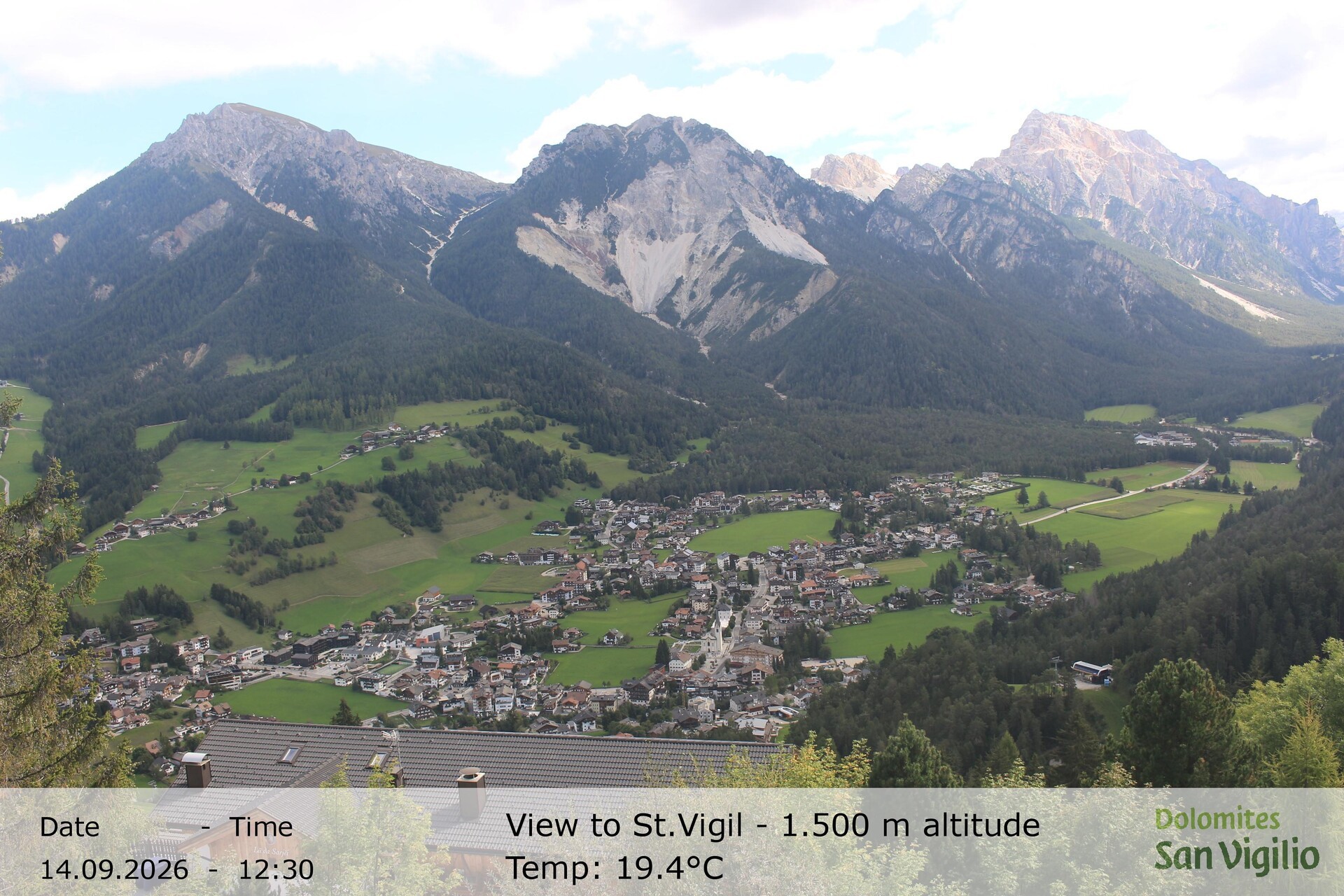 Archiv Foto Webcam Sicht auf St. Vigil in Enneberg im Südtiroler Pustertal (1.500 m)