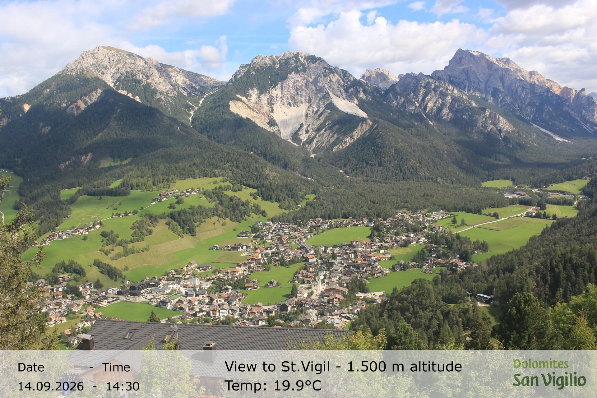 Archiv Foto Webcam Sicht auf St. Vigil in Enneberg im Südtiroler Pustertal (1.500 m)