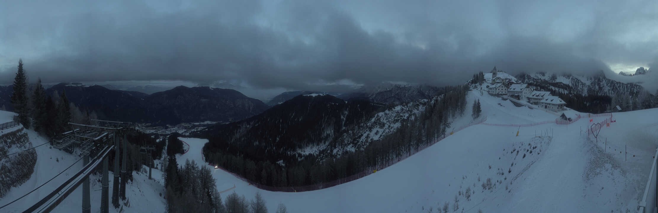 Archiv Foto Webcam Tarvisio - Bergstation Monte Lussari