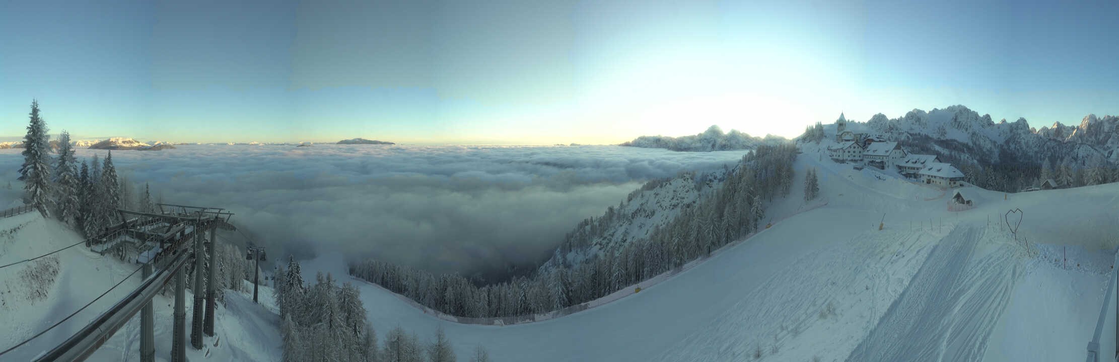 Archiv Foto Webcam Tarvisio - Bergstation Monte Lussari