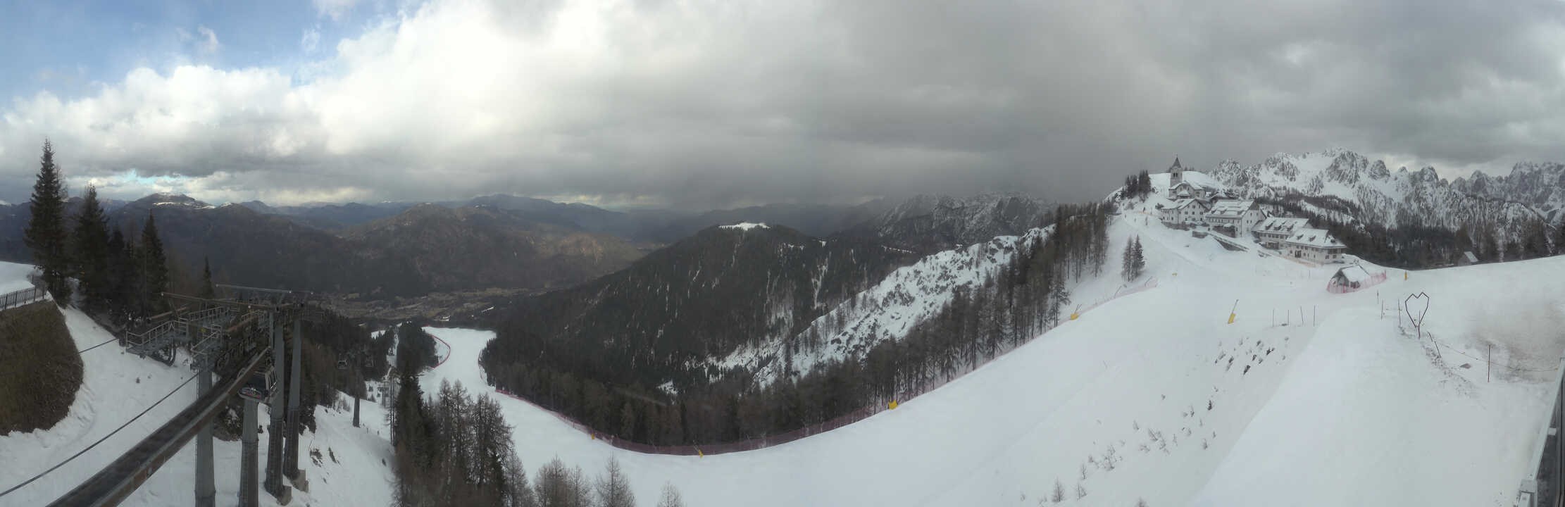 Archiv Foto Webcam Tarvisio - Bergstation Monte Lussari