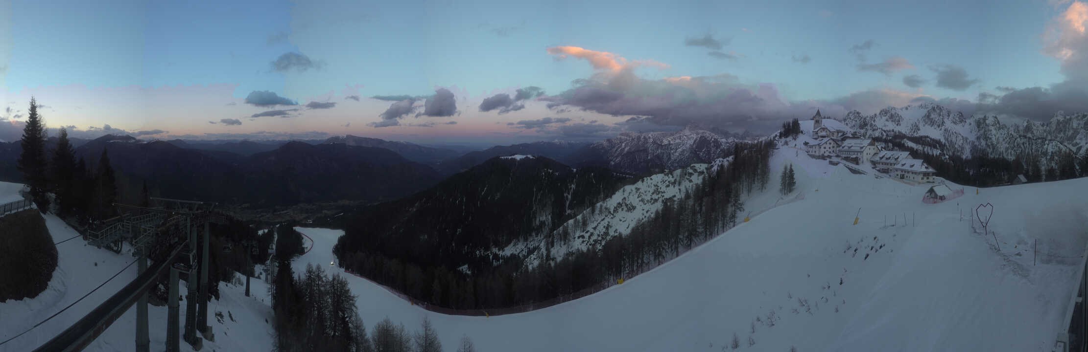 Archiv Foto Webcam Tarvisio - Bergstation Monte Lussari