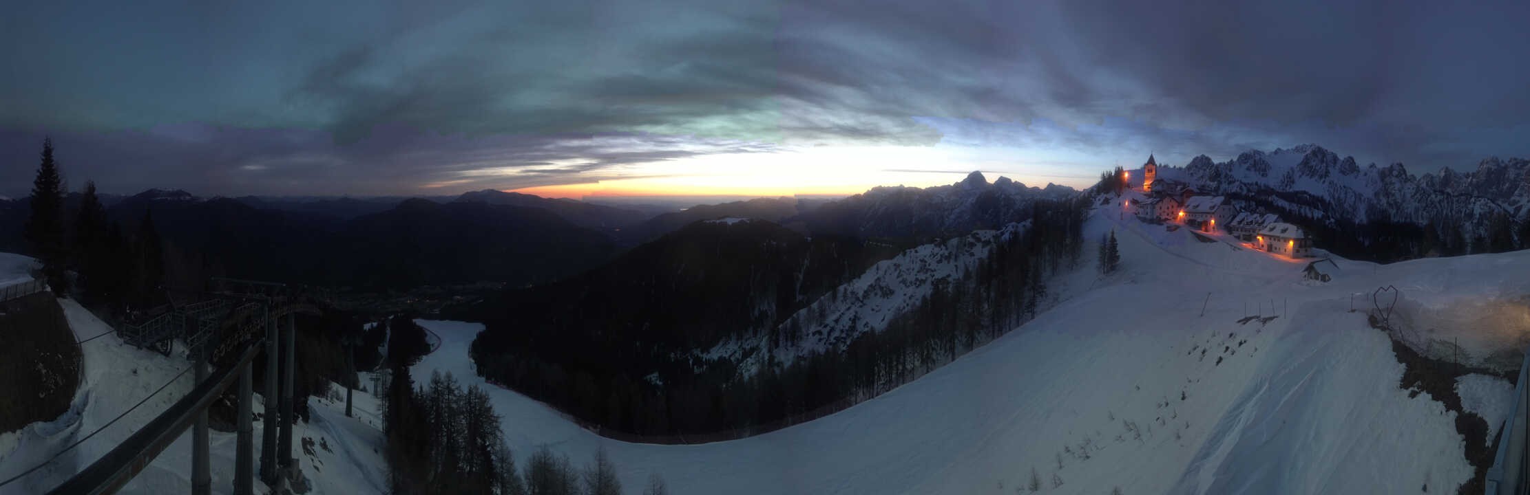 Archiv Foto Webcam Tarvisio - Bergstation Monte Lussari