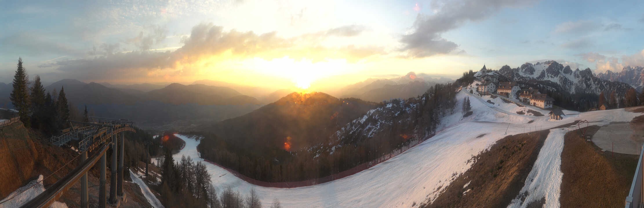 Archiv Foto Webcam Tarvisio - Bergstation Monte Lussari