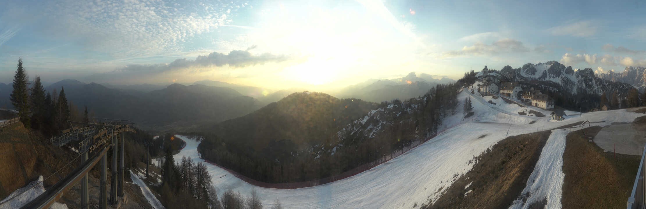 Archiv Foto Webcam Tarvisio - Bergstation Monte Lussari