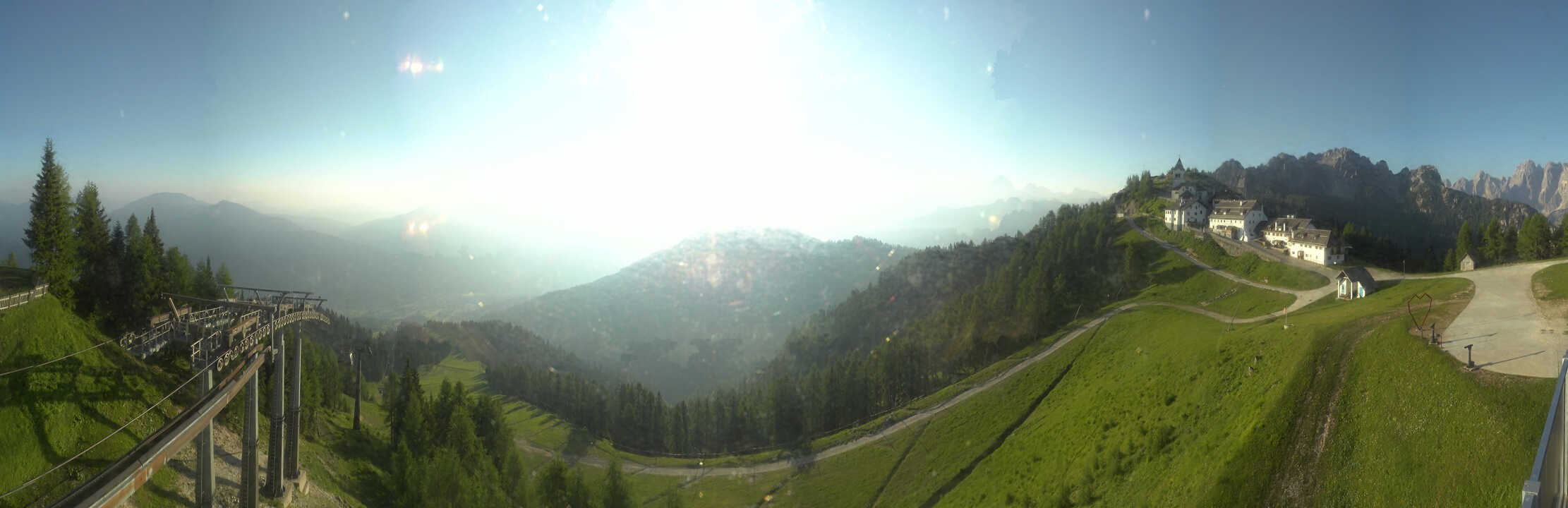 Archiv Foto Webcam Tarvisio - Bergstation Monte Lussari