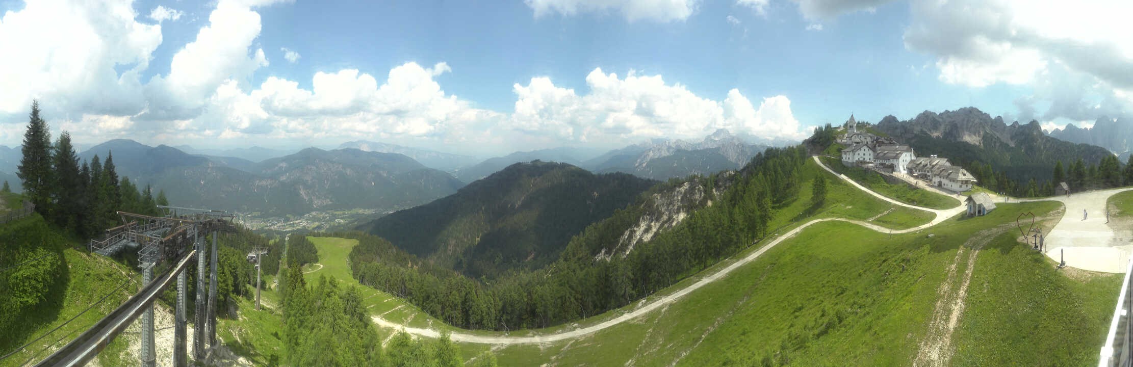 Archiv Foto Webcam Tarvisio - Bergstation Monte Lussari