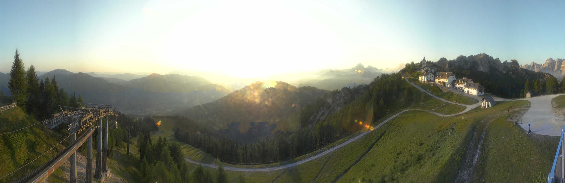 Archiv Foto Webcam Tarvisio - Bergstation Monte Lussari