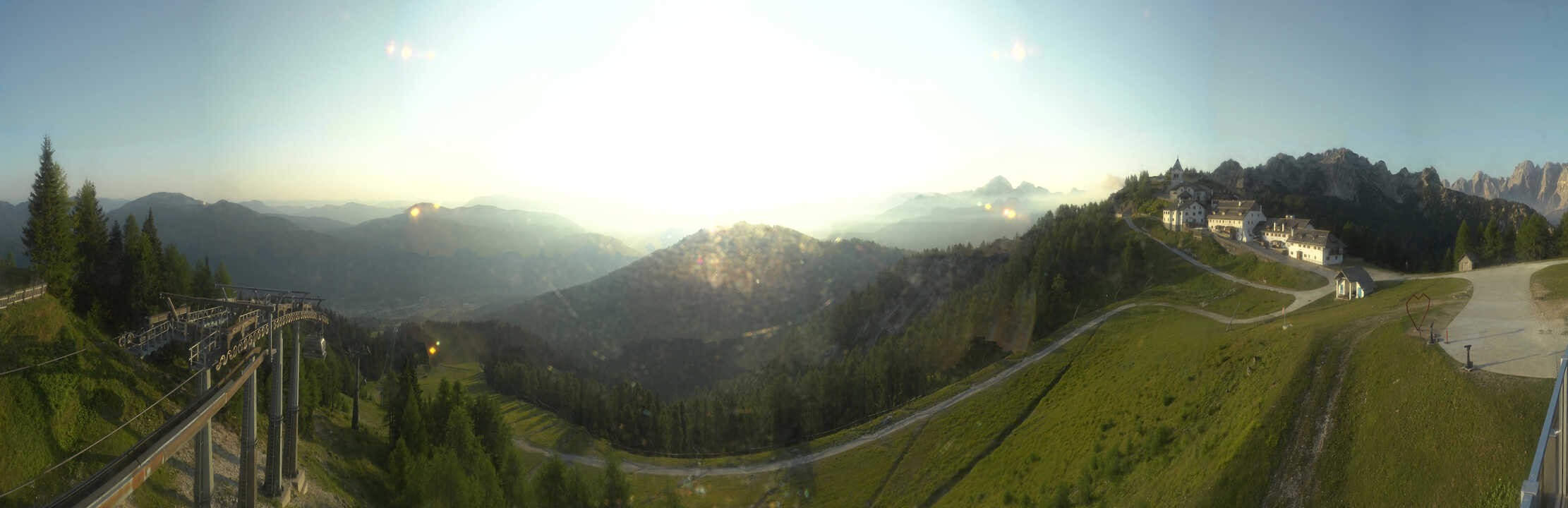 Archiv Foto Webcam Tarvisio - Bergstation Monte Lussari