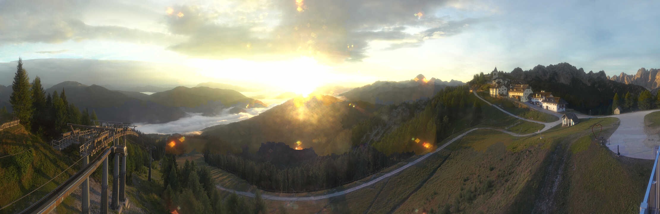 Archiv Foto Webcam Tarvisio - Bergstation Monte Lussari