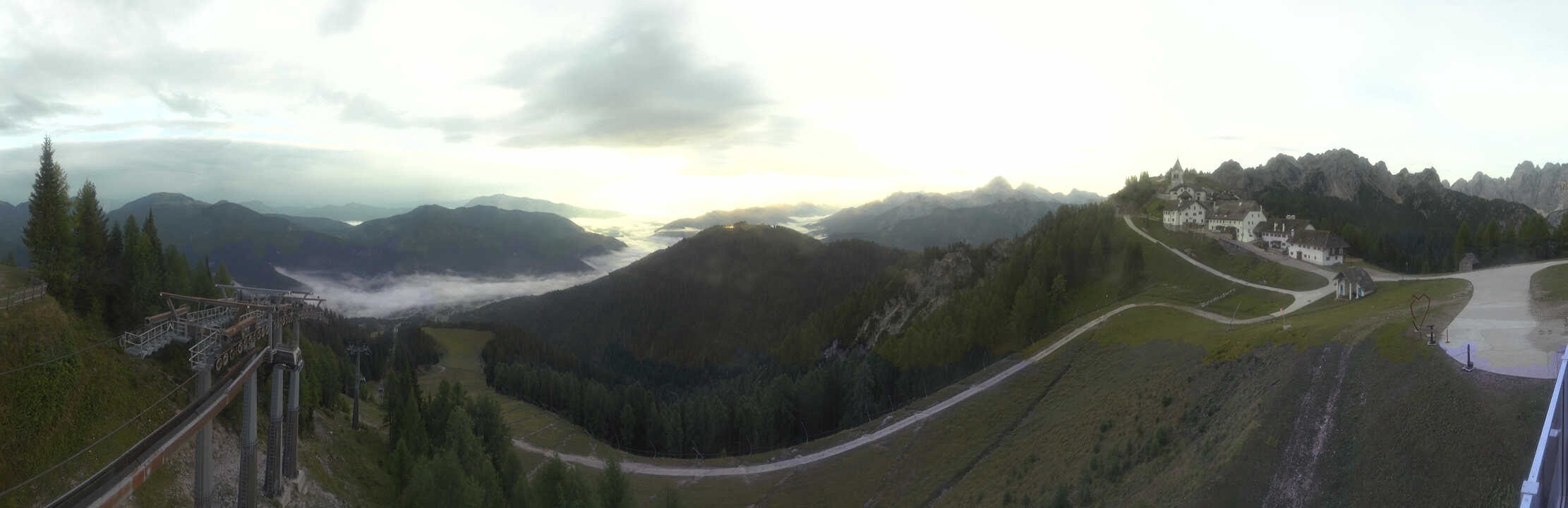 Archiv Foto Webcam Tarvisio - Bergstation Monte Lussari