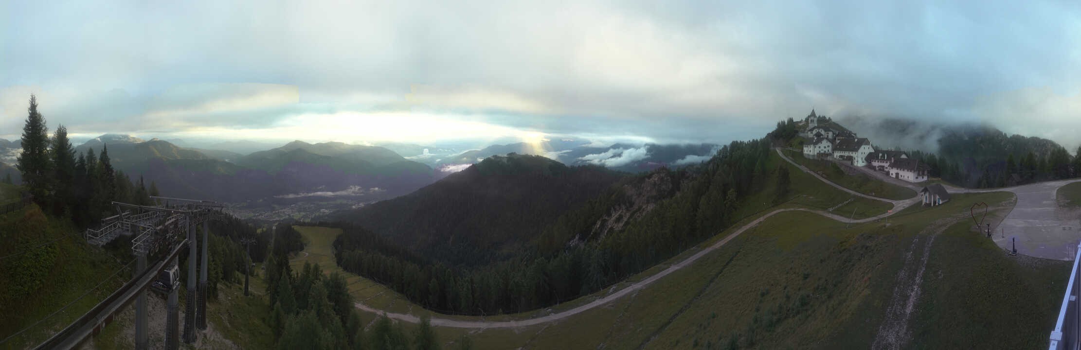 Archiv Foto Webcam Tarvisio - Bergstation Monte Lussari