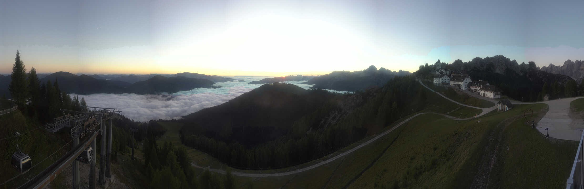 Archiv Foto Webcam Tarvisio - Bergstation Monte Lussari