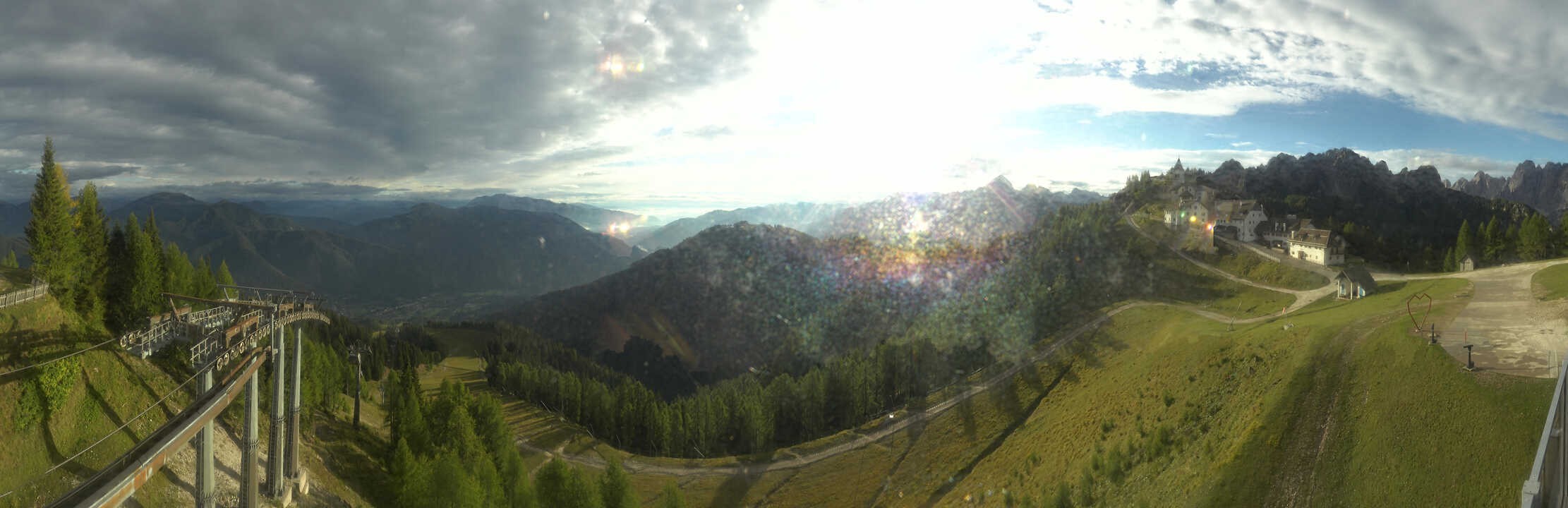Archiv Foto Webcam Tarvisio - Bergstation Monte Lussari
