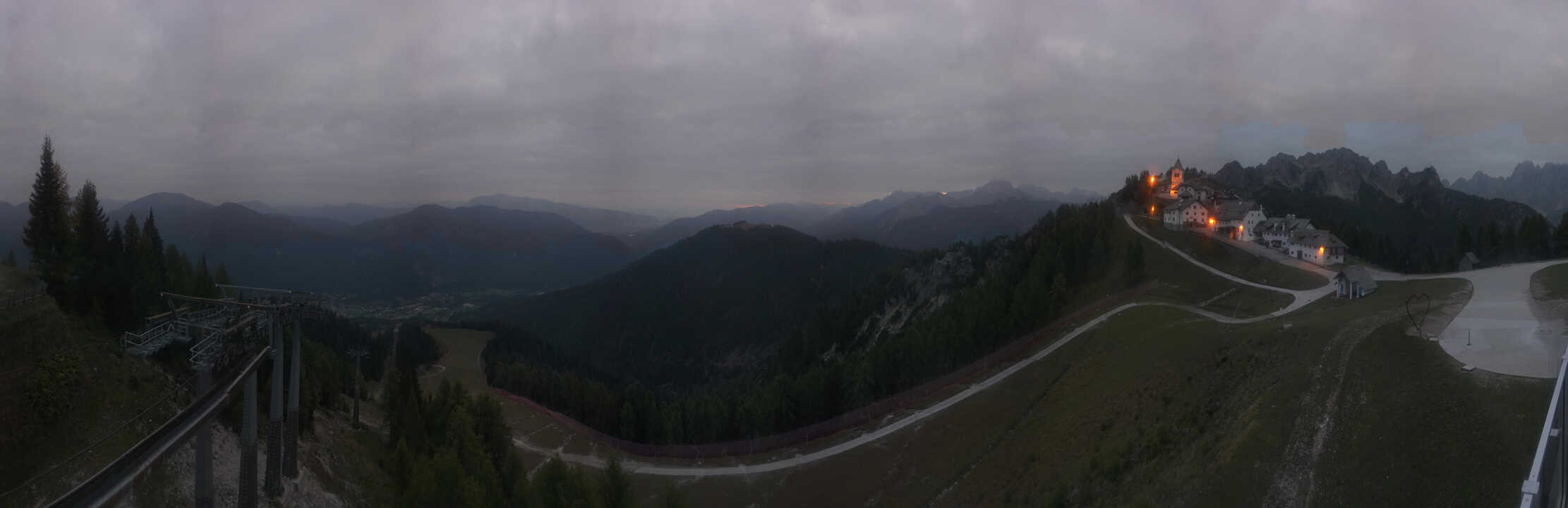 Archiv Foto Webcam Tarvisio - Bergstation Monte Lussari