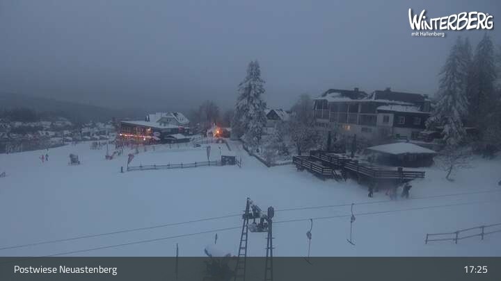 Archived image Webcam Neuastenberg Village and Slopes