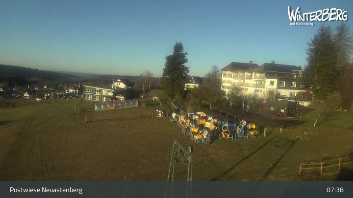 Archived image Webcam Neuastenberg Village and Slopes