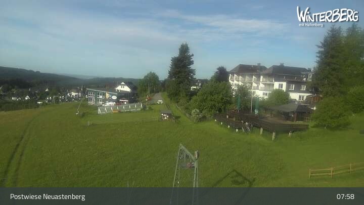 Archived image Webcam Neuastenberg Village and Slopes