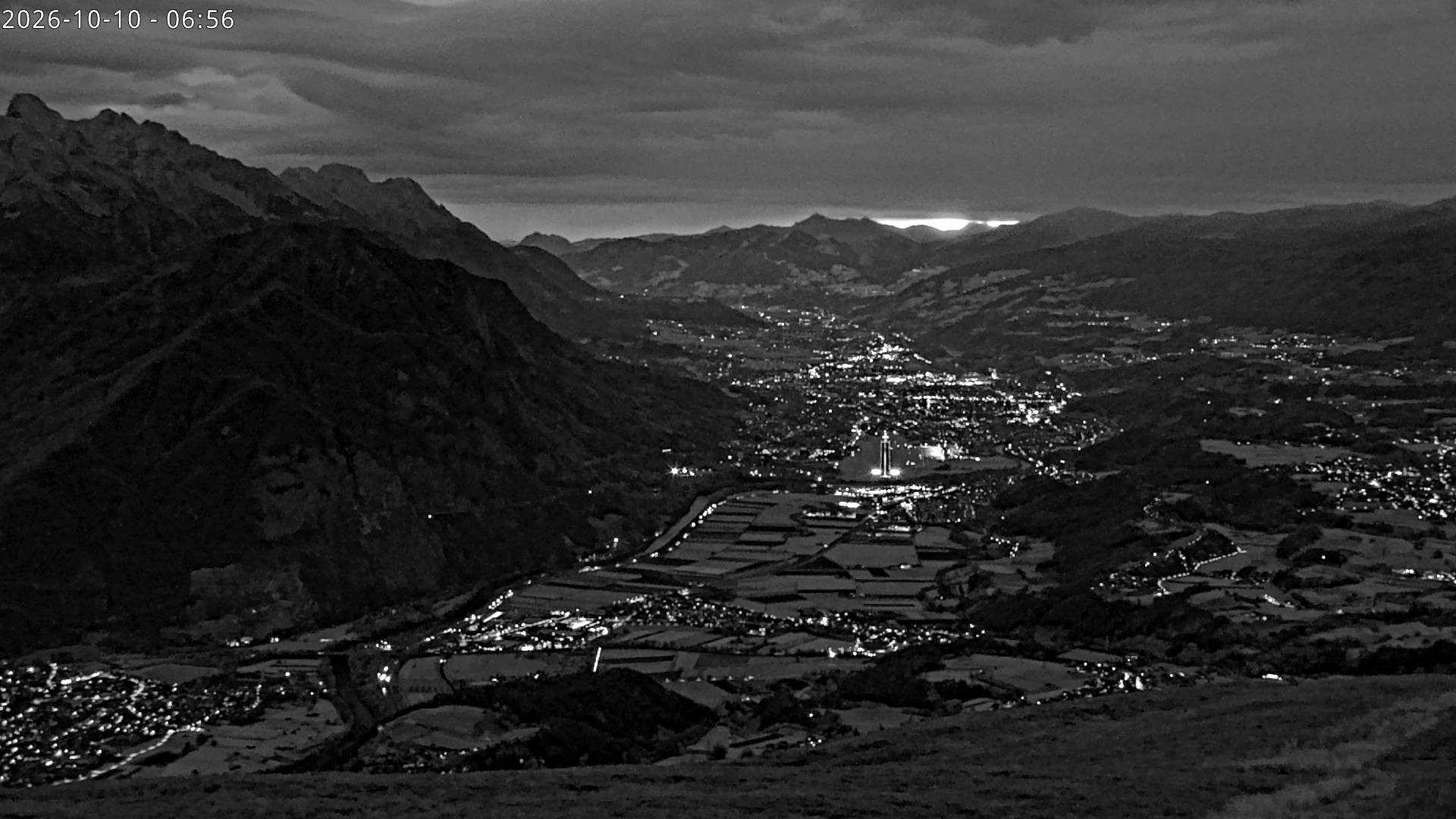 Archived image Webcam View from mountain Rangger Koepfl towards Innsbruck in Tyrol
