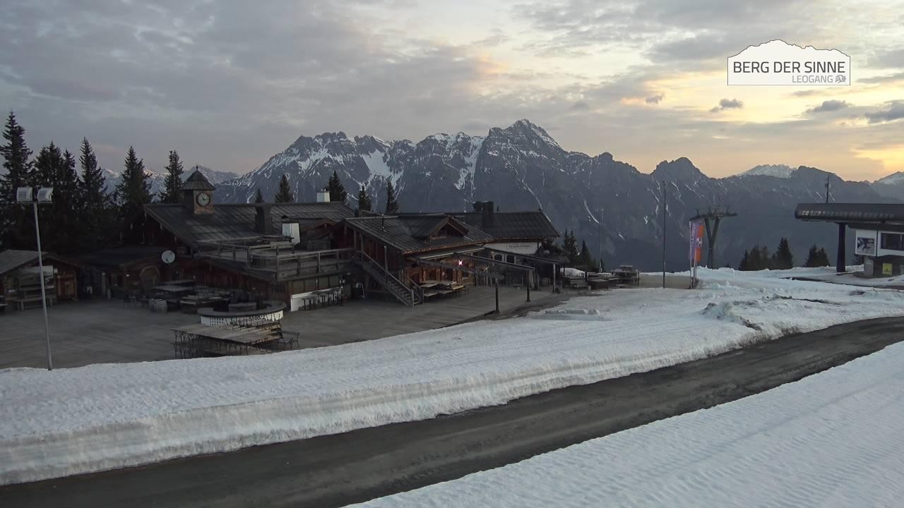 Archiv Foto Webcam Bergstation Asitzbahn