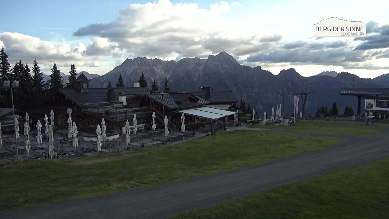 Archiv Foto Webcam Bergstation Asitzbahn