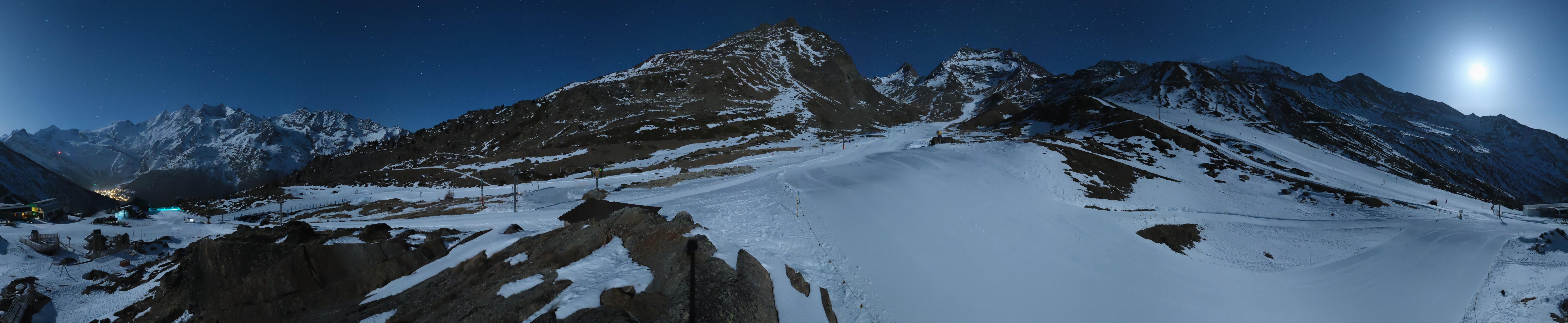 Archived image Webcam Mid-Station Kreuzboden Gondola Saas-Grund Hohsaas