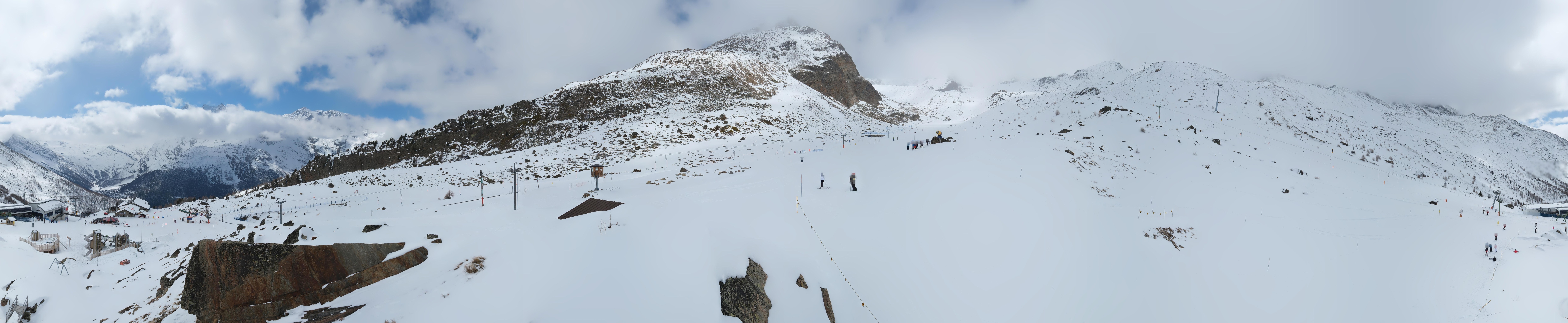 Archived image Webcam Mid-Station Kreuzboden Gondola Saas-Grund Hohsaas