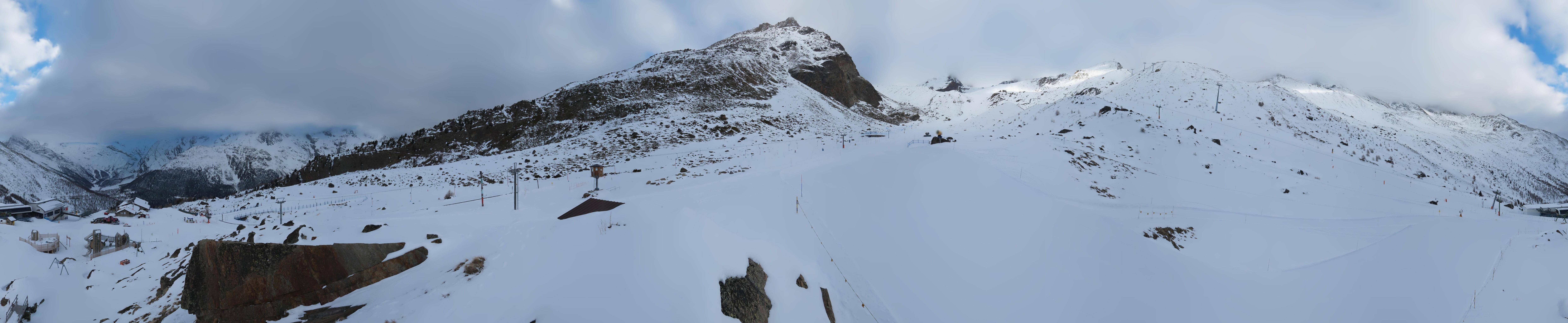 Archived image Webcam Mid-Station Kreuzboden Gondola Saas-Grund Hohsaas