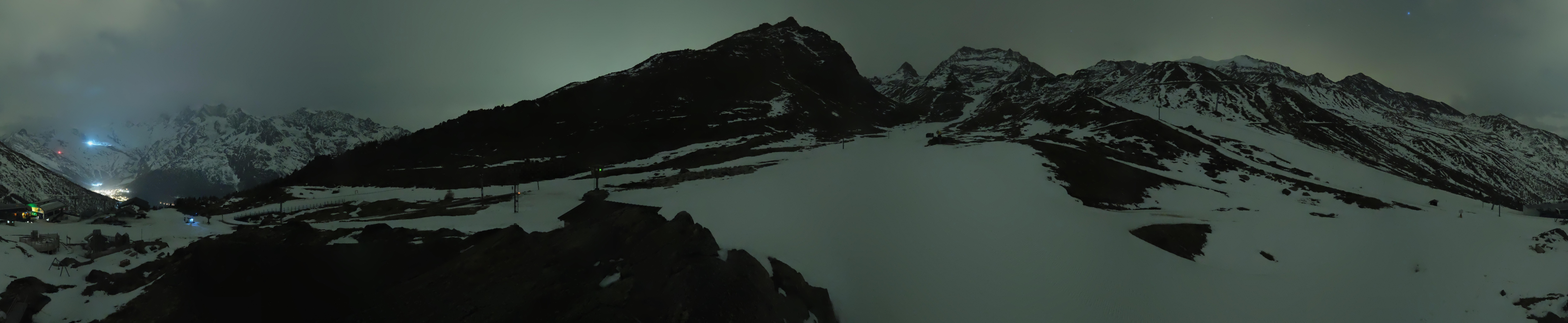 Archived image Webcam Mid-Station Kreuzboden Gondola Saas-Grund Hohsaas