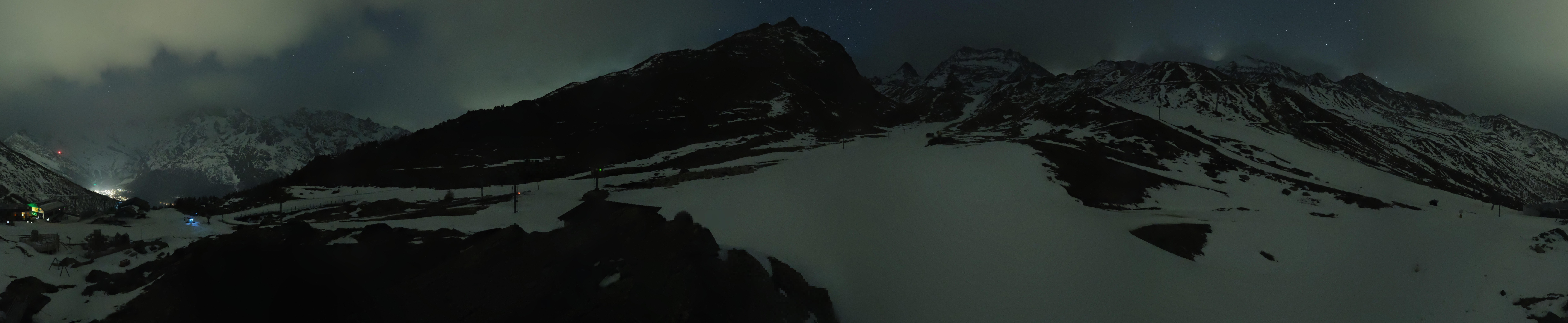 Archived image Webcam Mid-Station Kreuzboden Gondola Saas-Grund Hohsaas