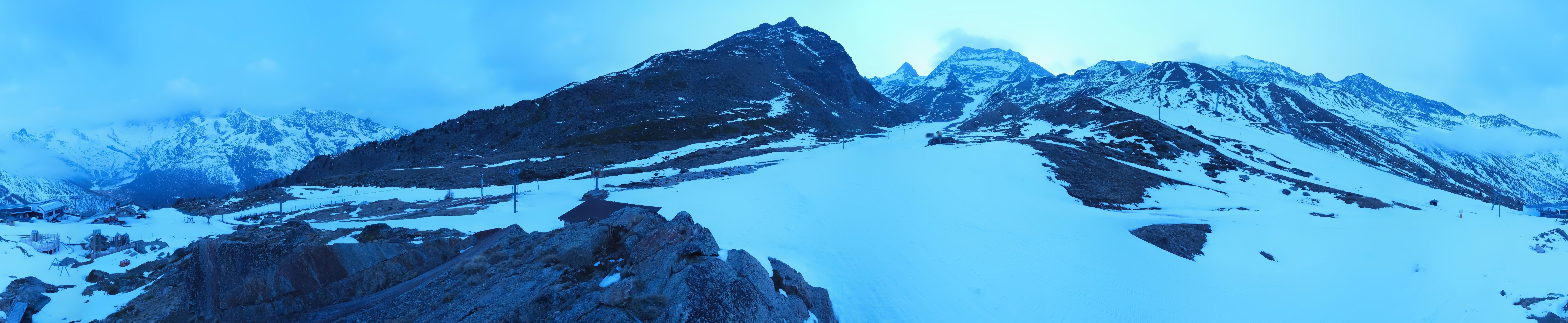 Archived image Webcam Mid-Station Kreuzboden Gondola Saas-Grund Hohsaas
