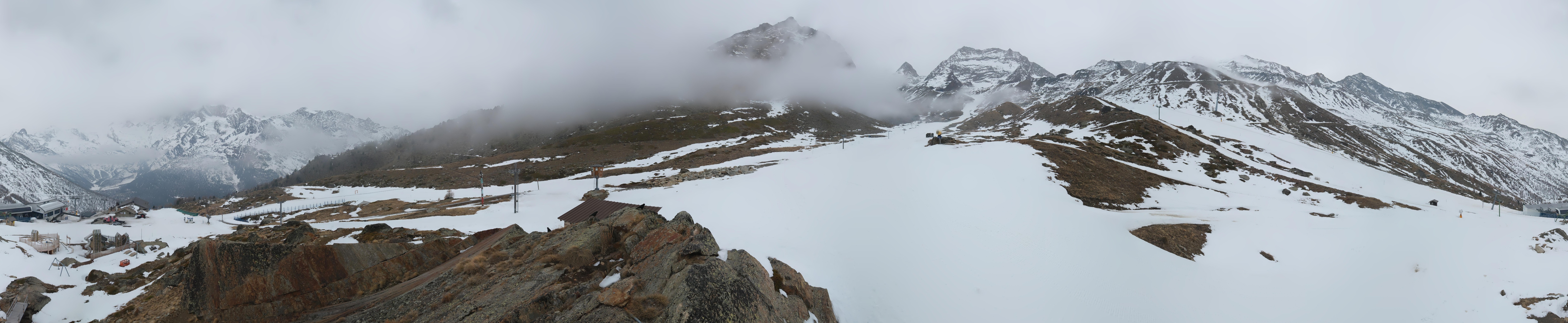 Archived image Webcam Mid-Station Kreuzboden Gondola Saas-Grund Hohsaas