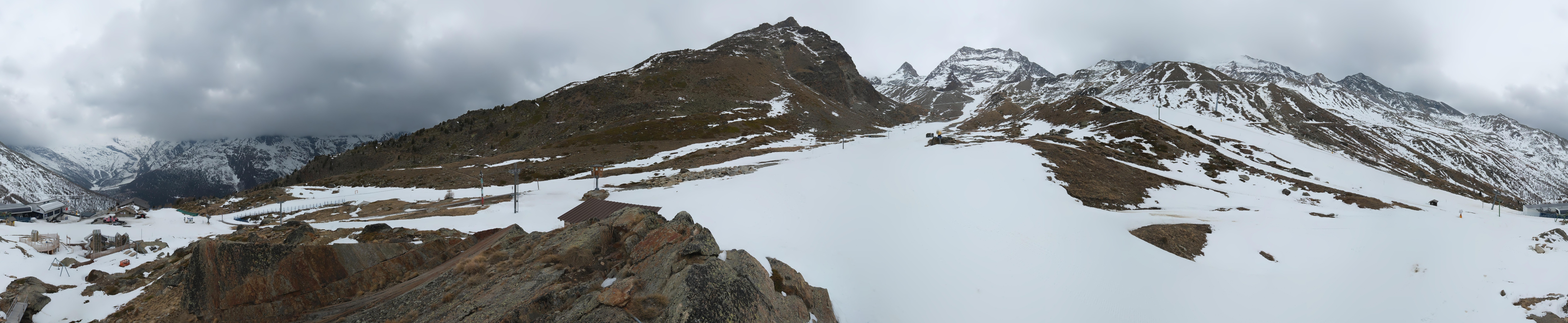 Archived image Webcam Mid-Station Kreuzboden Gondola Saas-Grund Hohsaas