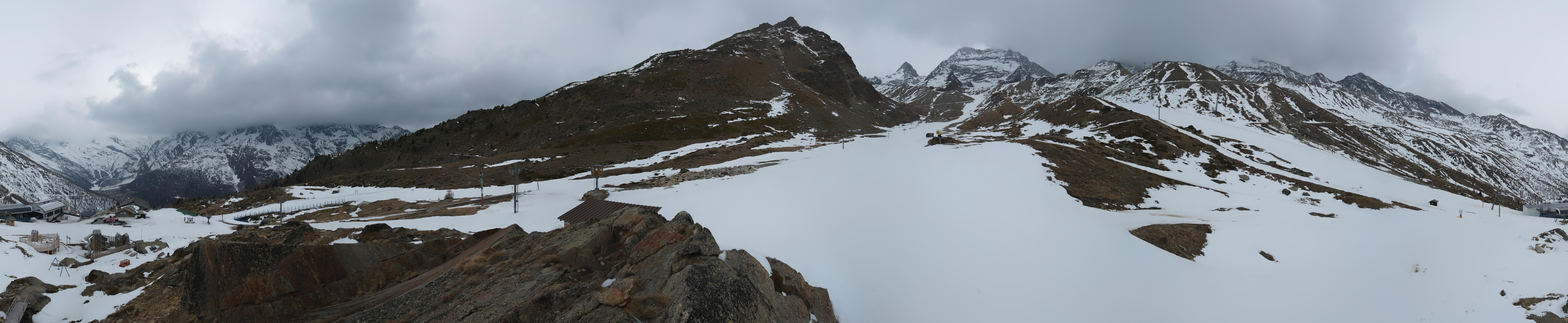 Archived image Webcam Mid-Station Kreuzboden Gondola Saas-Grund Hohsaas